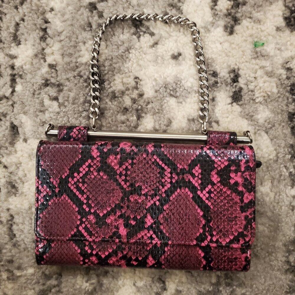 Date Night Leather Wallet w/chain || Like new!
